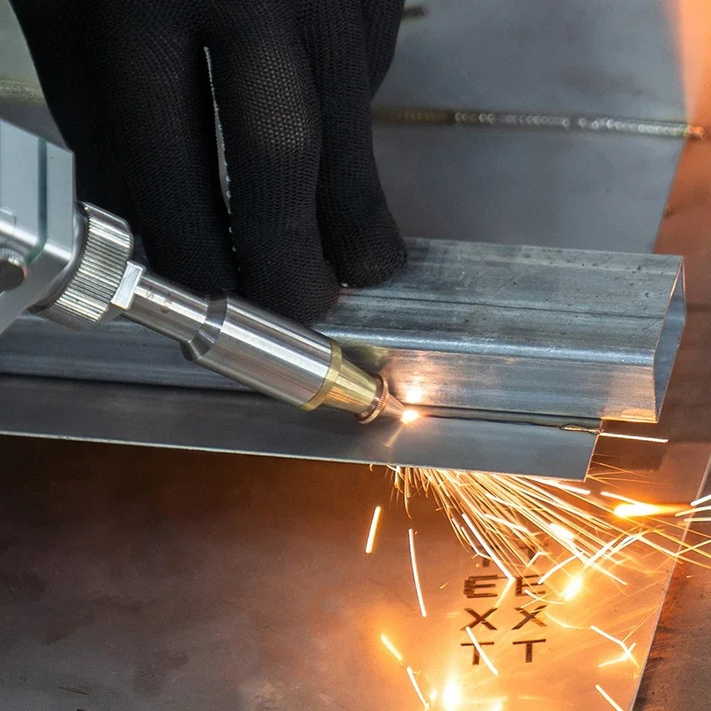 Chinesisches Handgeführtes Fas – Fiber Laser Welder 2000W Bewertung und Preis